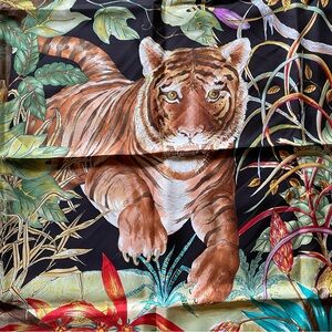 Gucci Silk Black and Multicolor Tiger Scarf